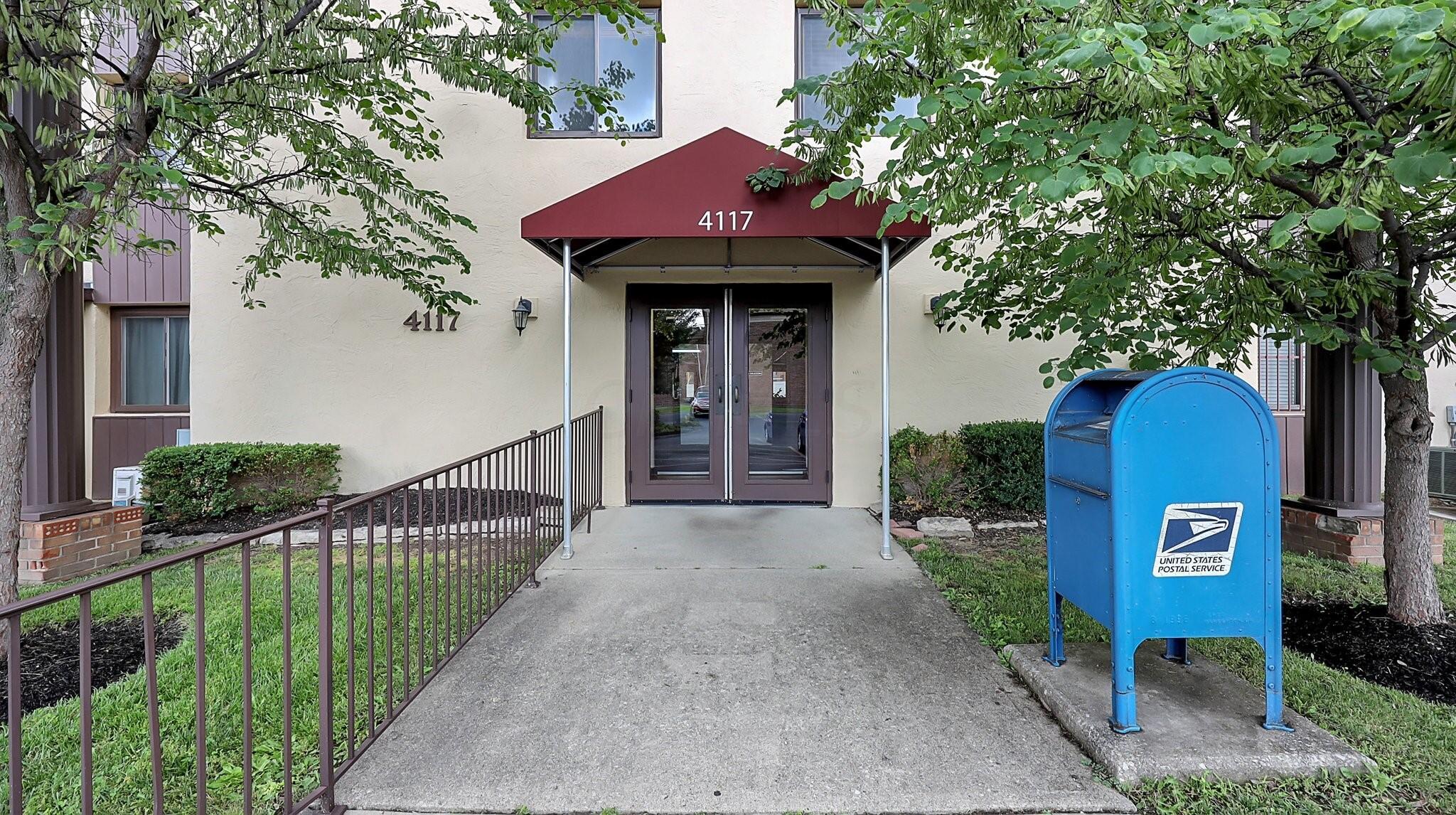 Karl.Entrance