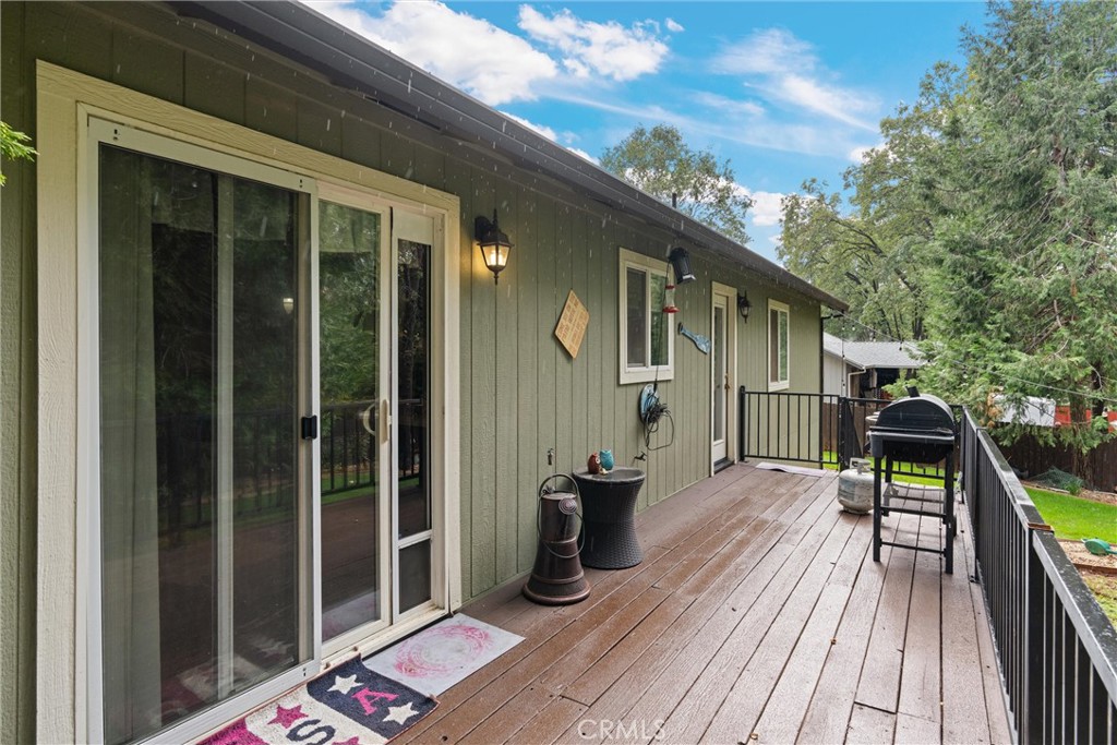 14689 Carnegie Road Magalia, CA 95954 - Photo 24 of 32 a view of deck with patio