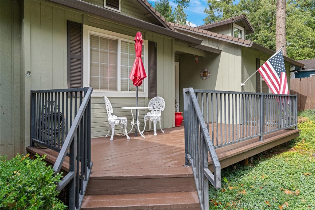 14689 Carnegie Road Magalia, CA 95954 - Photo 3 of 32 a view of deck with furniture and garden