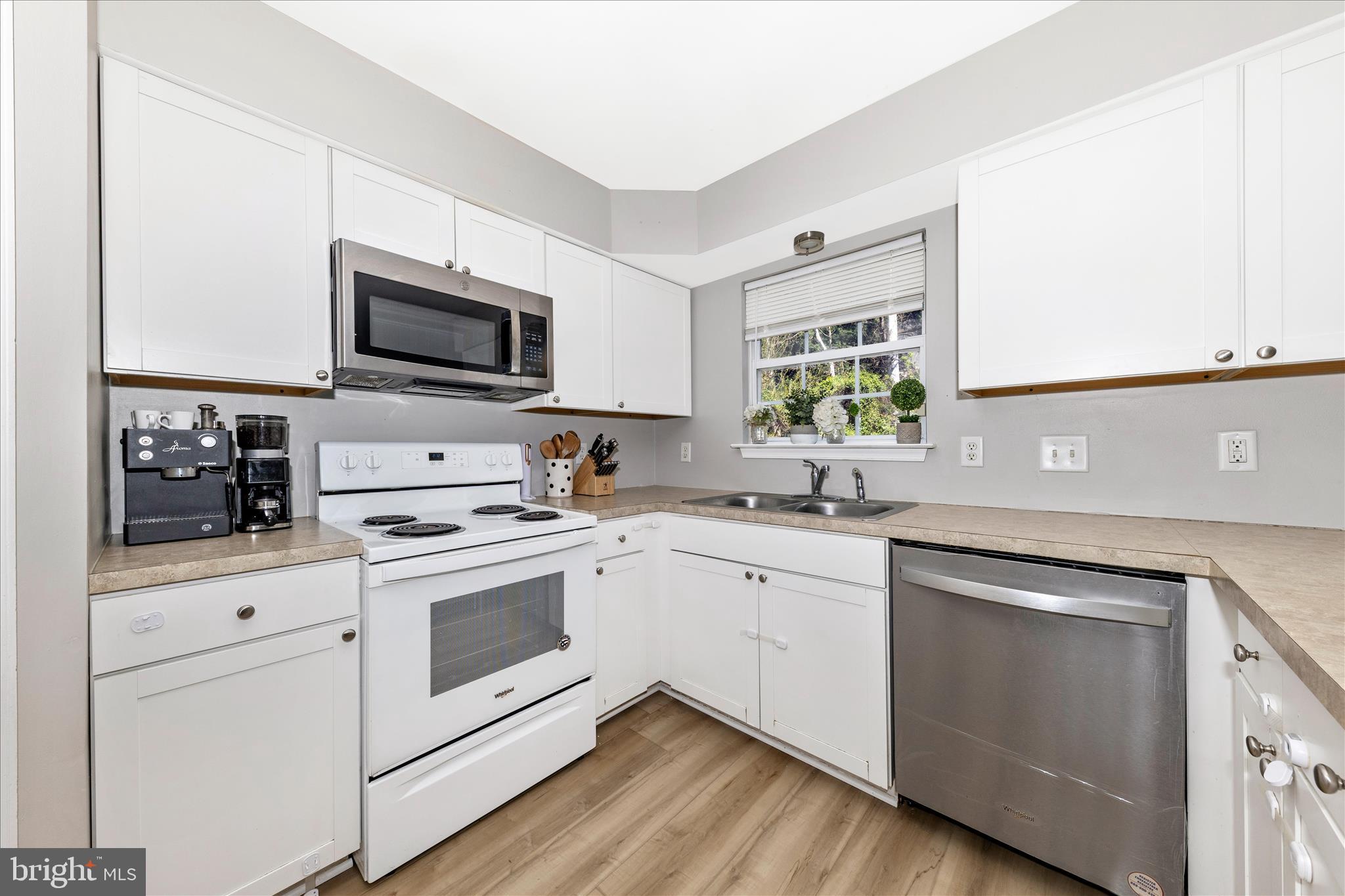 6107 Pine Ridge Terrace Frederick, MD 21701 - Photo 11 of 57 Kitchen
