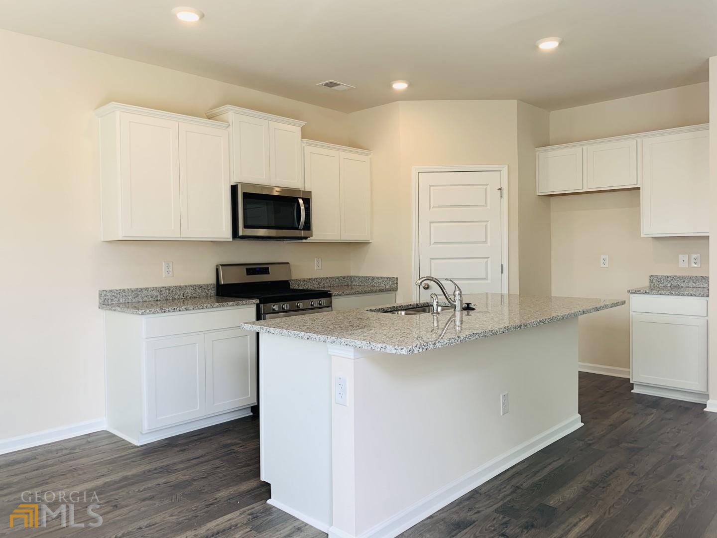 49 Lauritsen Way Newnan, GA 30265 - Photo 3 of 32