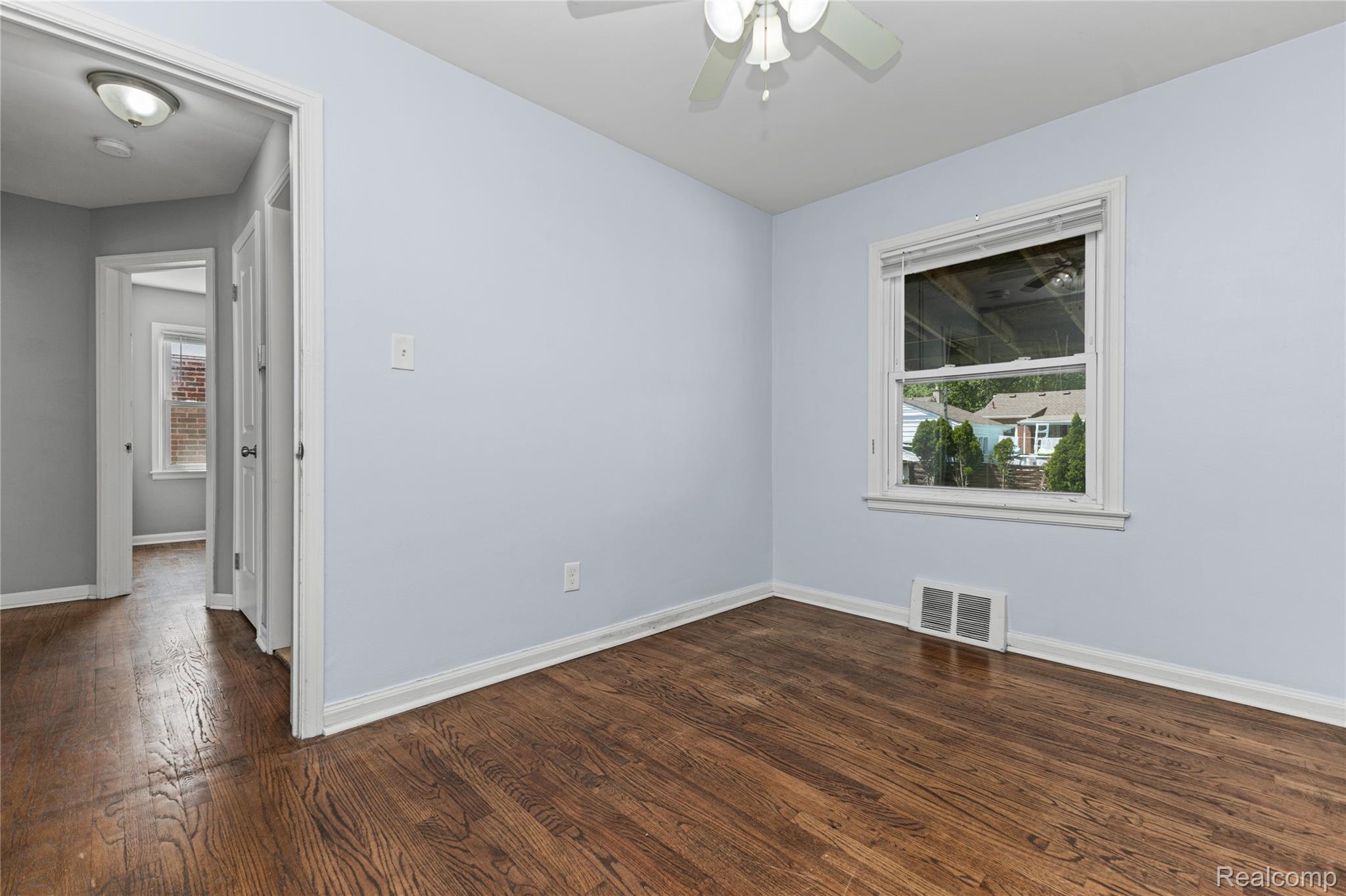 26508 Five Mile Road Redford, MI 48239 - Photo 28 of 41 Empty room