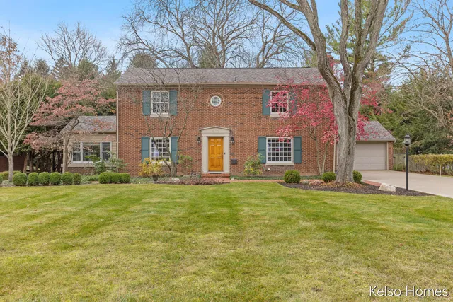 $550,000 | 635 North Linden Street, Marshall, MI 49068