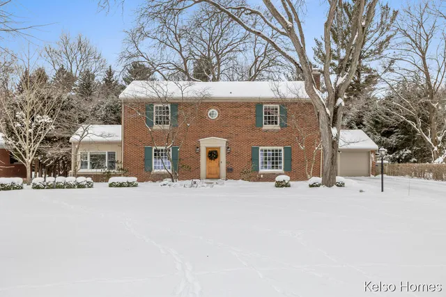 $550,000 | 635 North Linden Street, Marshall, MI 49068