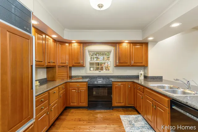 $550,000 | 635 North Linden Street, Marshall, MI 49068