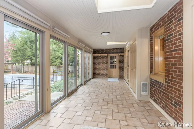 $550,000 | 635 North Linden Street, Marshall, MI 49068