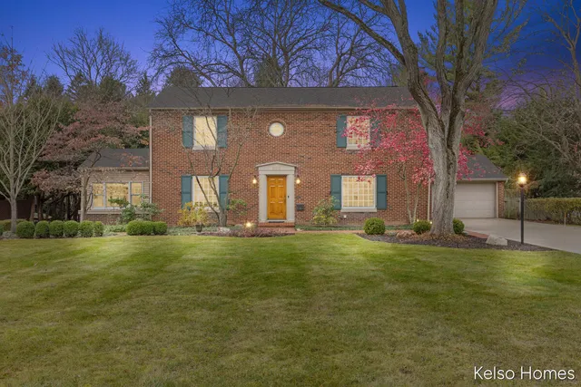 $550,000 | 635 North Linden Street, Marshall, MI 49068