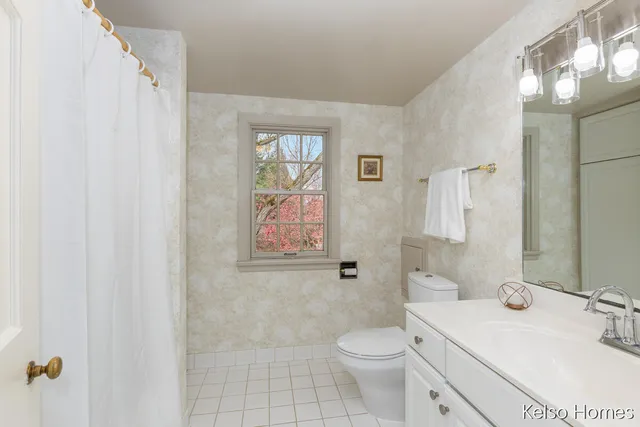 $550,000 | 635 North Linden Street, Marshall, MI 49068