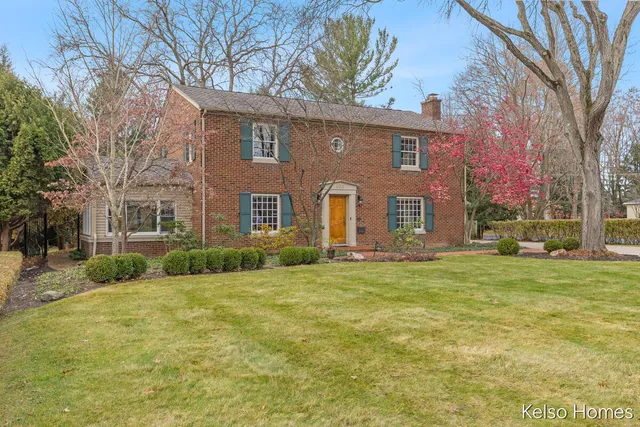 $550,000 | 635 North Linden Street, Marshall, MI 49068