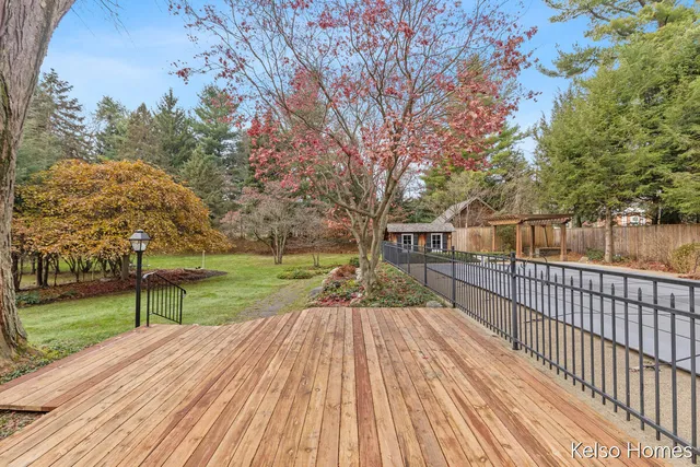 $550,000 | 635 North Linden Street, Marshall, MI 49068