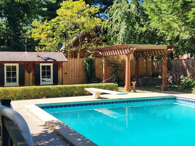 $550,000 | 635 North Linden Street, Marshall, MI 49068