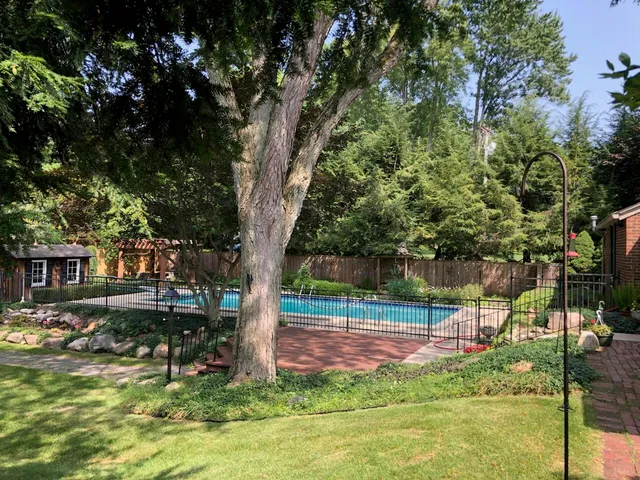 $550,000 | 635 North Linden Street, Marshall, MI 49068