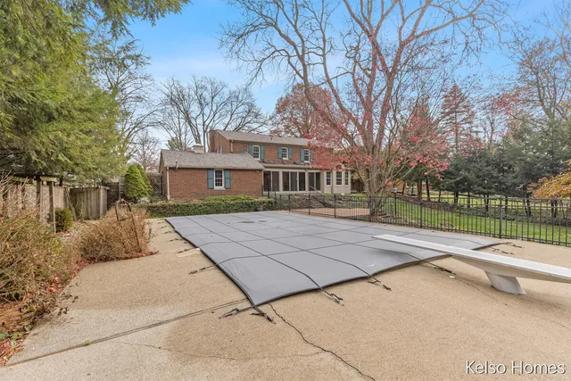 $550,000 | 635 North Linden Street, Marshall, MI 49068