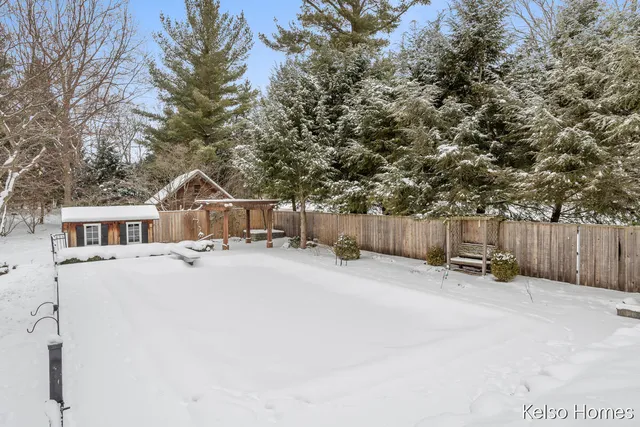 $550,000 | 635 North Linden Street, Marshall, MI 49068