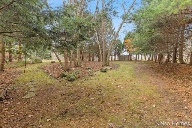 $550,000 | 635 North Linden Street, Marshall, MI 49068