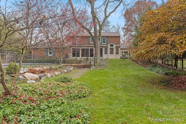 $550,000 | 635 North Linden Street, Marshall, MI 49068