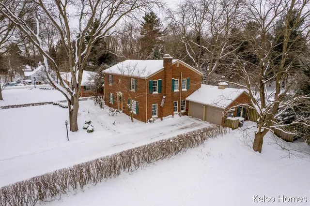 $550,000 | 635 North Linden Street, Marshall, MI 49068