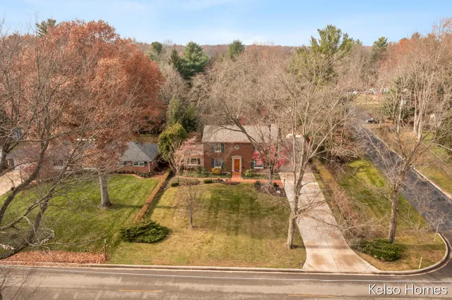 $550,000 | 635 North Linden Street, Marshall, MI 49068