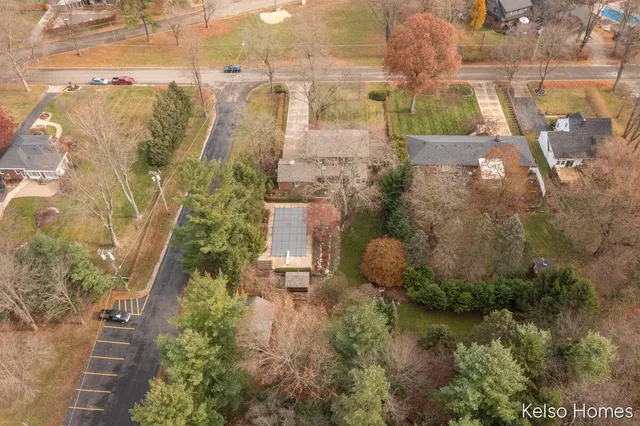 $550,000 | 635 North Linden Street, Marshall, MI 49068