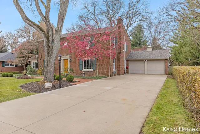 $550,000 | 635 North Linden Street, Marshall, MI 49068