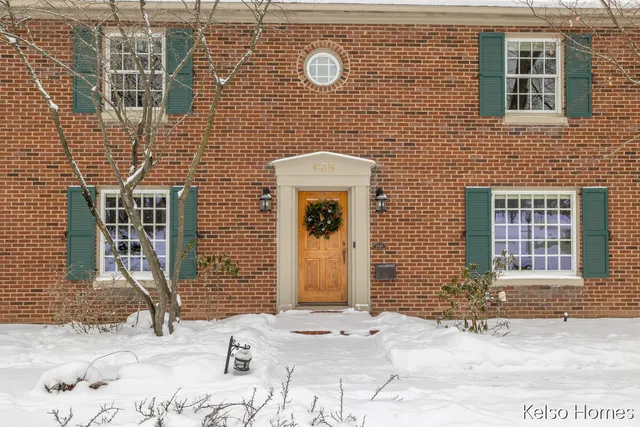 $550,000 | 635 North Linden Street, Marshall, MI 49068