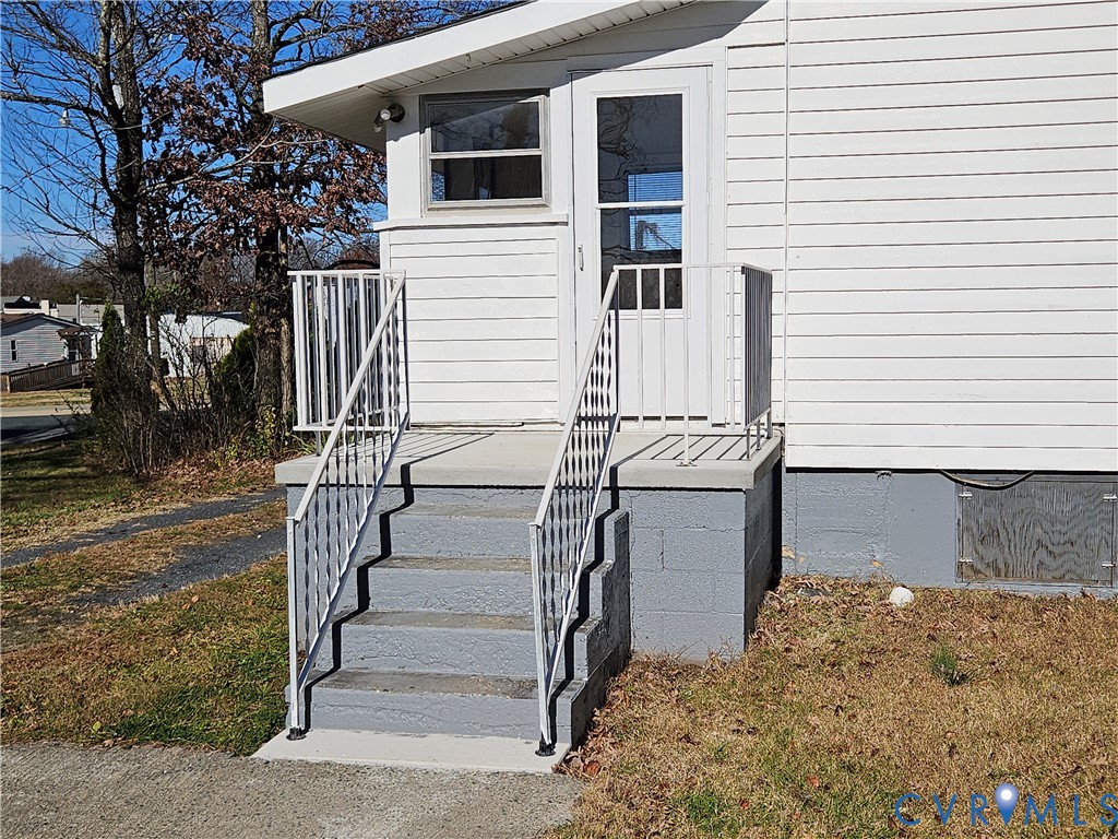 74 Conner Street Dillwyn, VA 23936 - Photo 32 of 57 Entry to utility/laundry and exit to yard and work