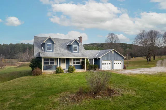 $699,000 | 2086 Walker Mountain Road, Clarendon, VT 05777