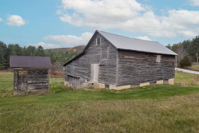 $699,000 | 2086 Walker Mountain Road, Clarendon, VT 05777