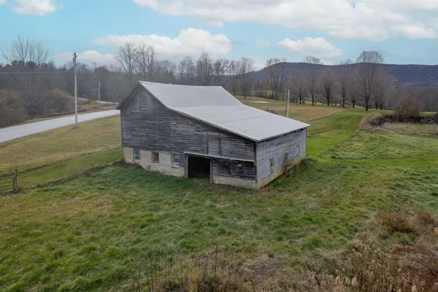 $699,000 | 2086 Walker Mountain Road, Clarendon, VT 05777