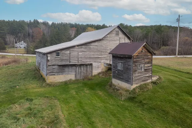 $699,000 | 2086 Walker Mountain Road, Clarendon, VT 05777