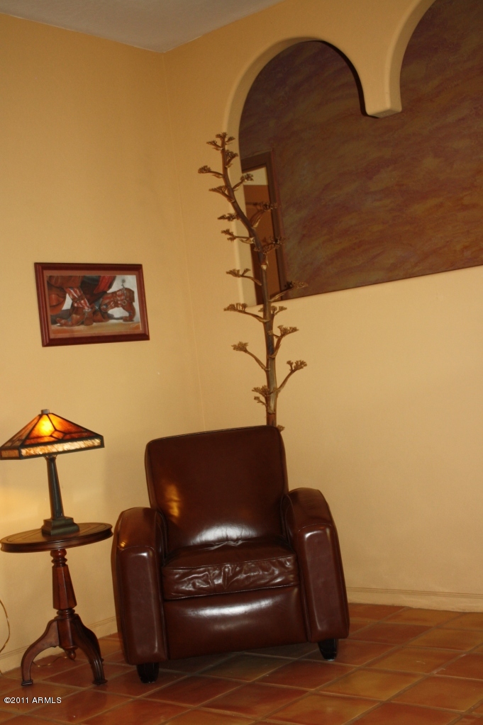 772 South Holmes Road Apache Junction, AZ 85119 - Photo 3 of 37 LIVING ROOM SITTING AREA