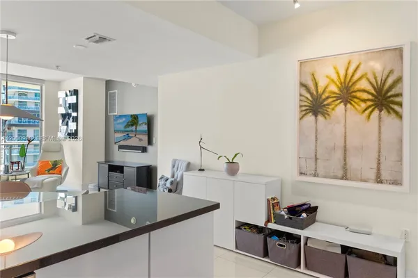 $4,500 | 92 Southwest 3rd Street, Unit 1202, Miami, FL 33130