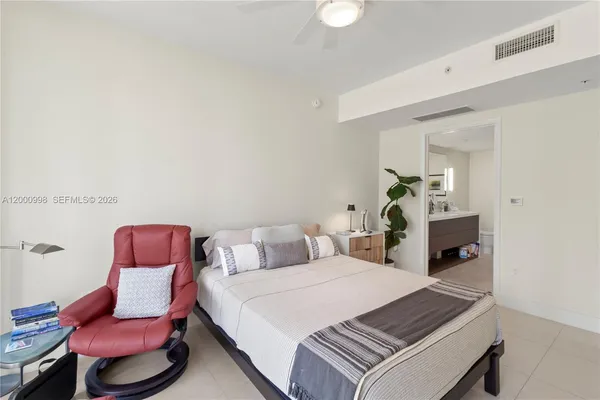 $4,500 | 92 Southwest 3rd Street, Unit 1202, Miami, FL 33130