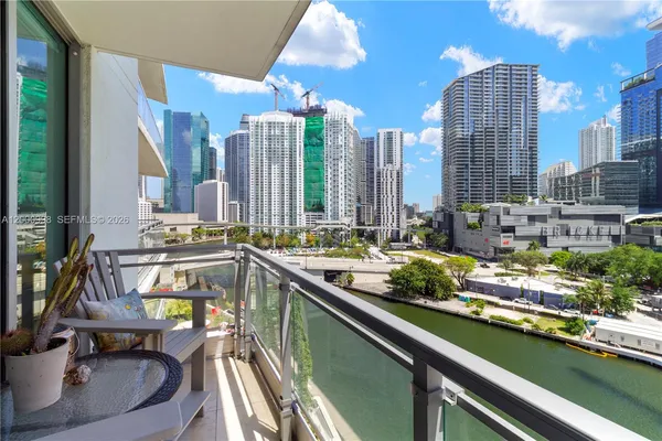 $4,500 | 92 Southwest 3rd Street, Unit 1202, Miami, FL 33130
