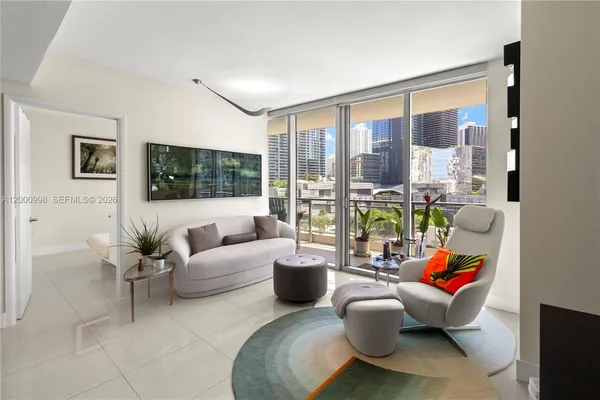 $4,500 | 92 Southwest 3rd Street, Unit 1202, Miami, FL 33130