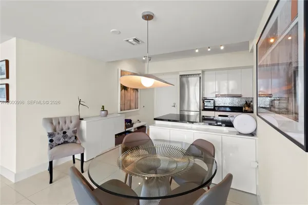 $4,500 | 92 Southwest 3rd Street, Unit 1202, Miami, FL 33130