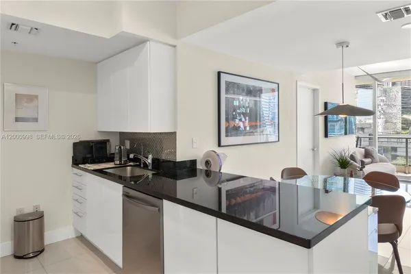 $4,500 | 92 Southwest 3rd Street, Unit 1202, Miami, FL 33130