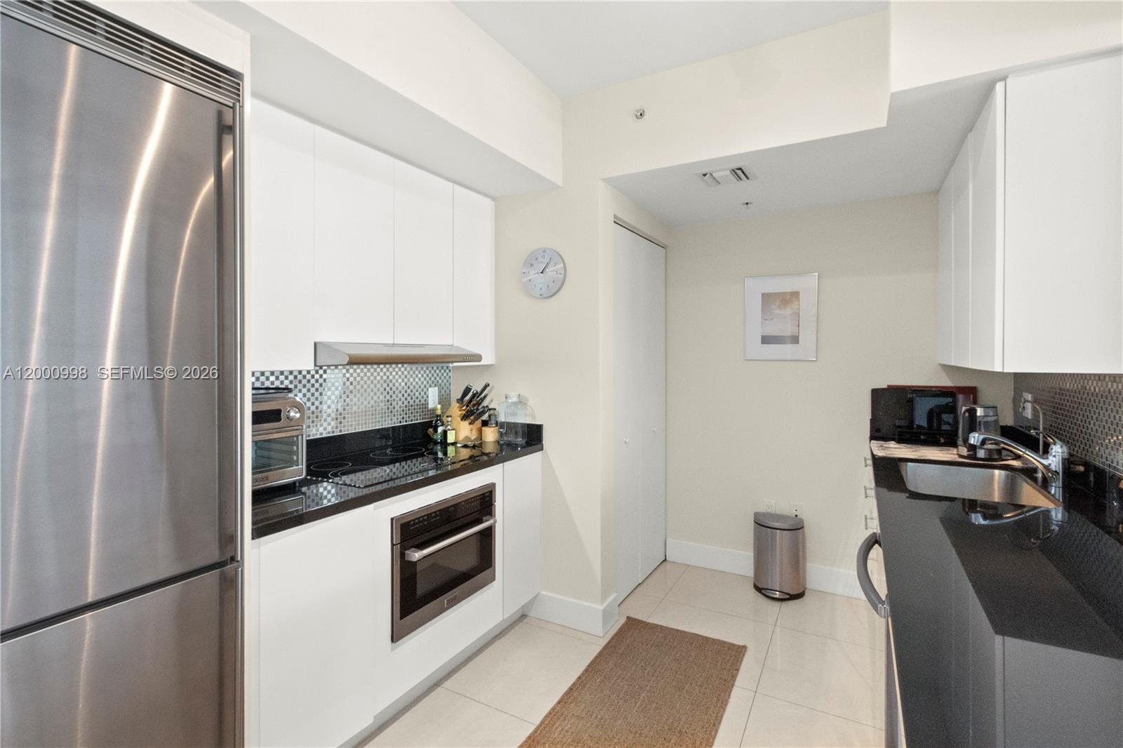 92 Southwest 3rd Street, Unit 1202 Miami, FL 33130 - Photo 10 of 34