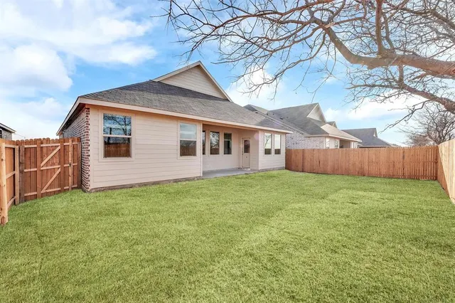 $2,350 | 524 Ranchito Pass, Haslet, TX 76052