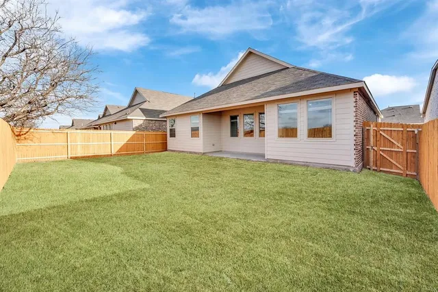 $2,350 | 524 Ranchito Pass, Haslet, TX 76052