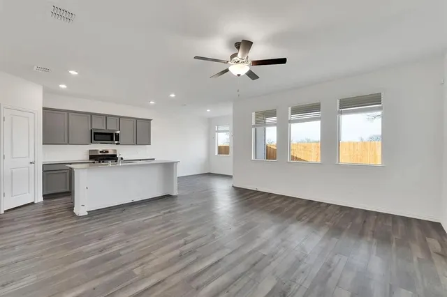 $2,350 | 524 Ranchito Pass, Haslet, TX 76052