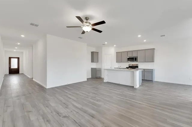 $2,350 | 524 Ranchito Pass, Haslet, TX 76052