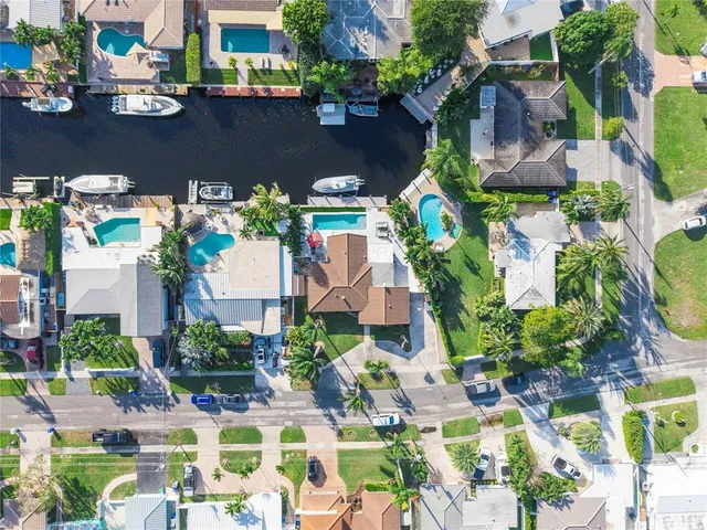 a view of outdoor space yard and green space