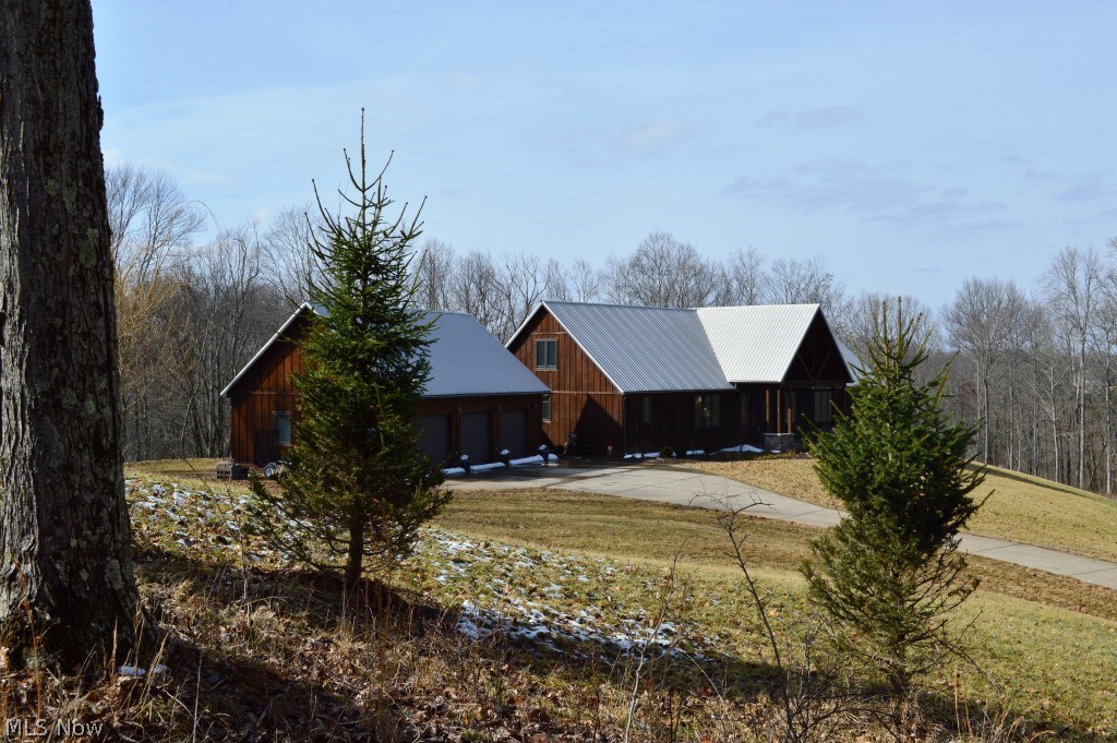 692 Eli Locust Road Washington, WV 26181 - Photo 2 of 34 Left View of Home