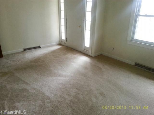 2944 Tyro Road Lexington, NC 27295 - Photo 4 of 6 Living Room.