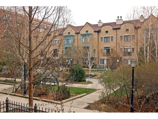 1330 West Monroe Street, Unit 105 Chicago, IL 60607 - Photo 8 of 10