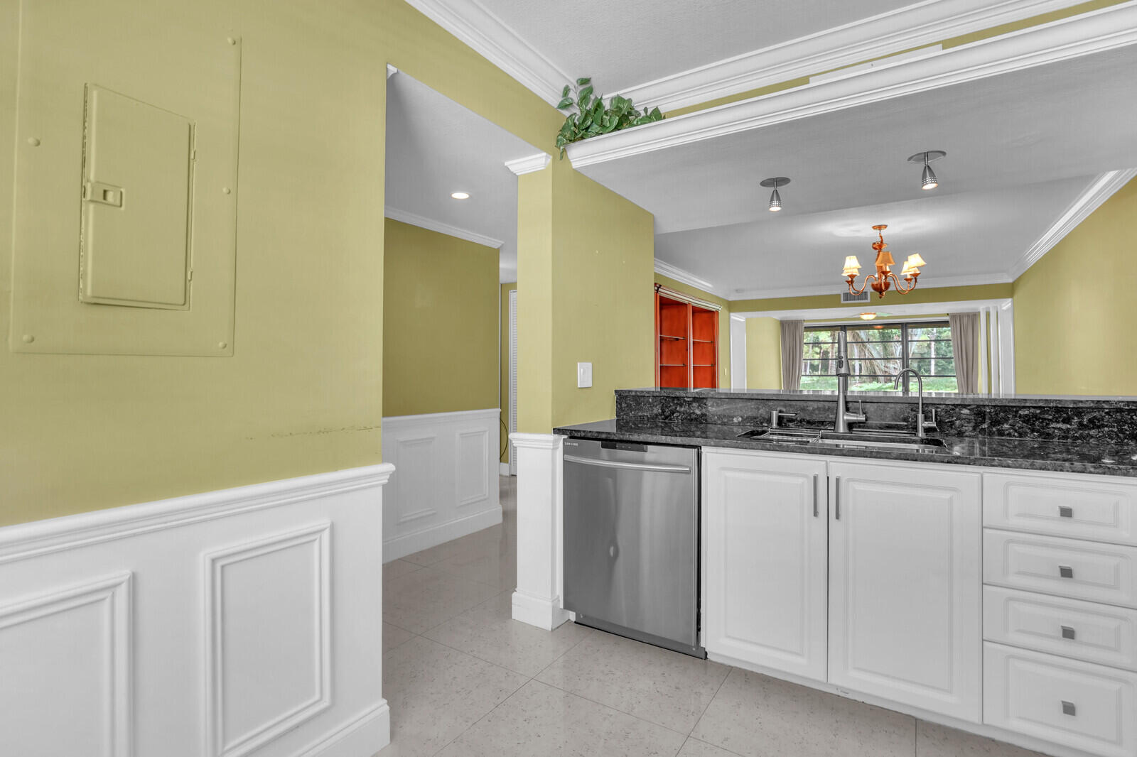 6073 Balboa Circle, Unit 105 Boca Raton, FL 33433 - Photo 6 of 35 06_Image_6_mls