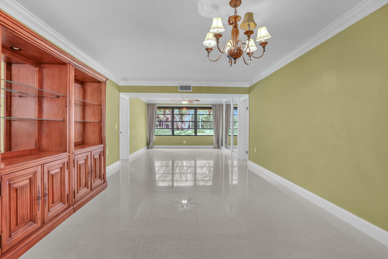 6073 Balboa Circle, Unit 105 Boca Raton, FL 33433 - Photo 8 of 35 09_Image_9_mls
