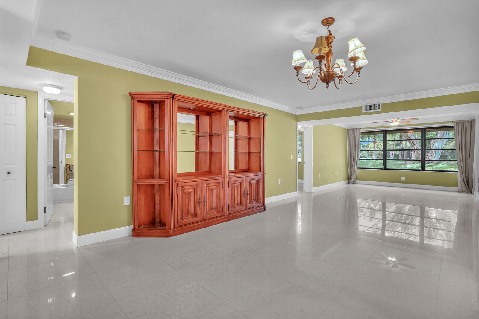 6073 Balboa Circle, Unit 105 Boca Raton, FL 33433 - Photo 9 of 35 10_Image_10_mls