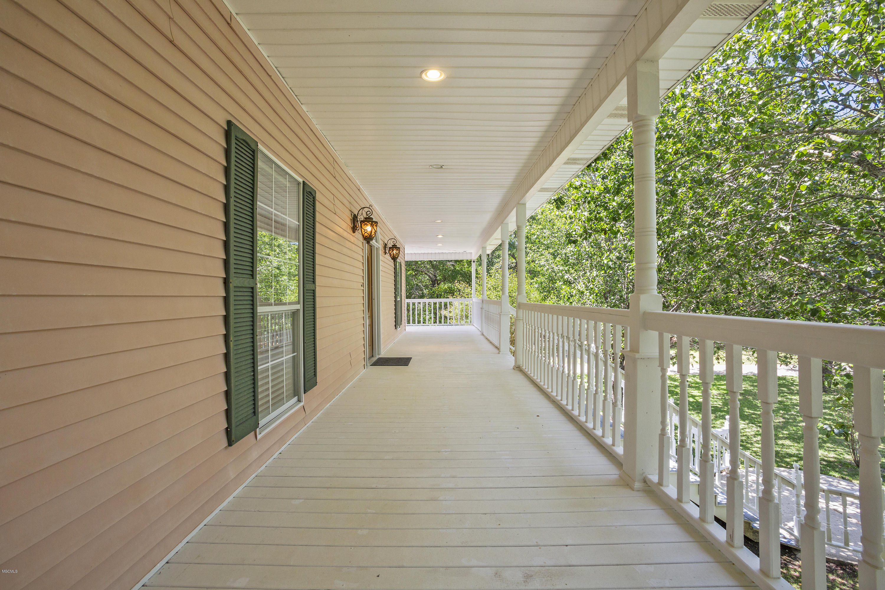 11700 Bluff Ridge Road Vancleave, MS 39565 - Photo 35 of 41 036